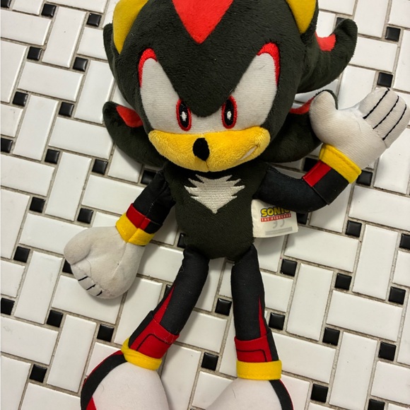 Sonic the Hedgehog Shadow Plush Toy - Black, Red, and Yellow - Picture 4 of 4